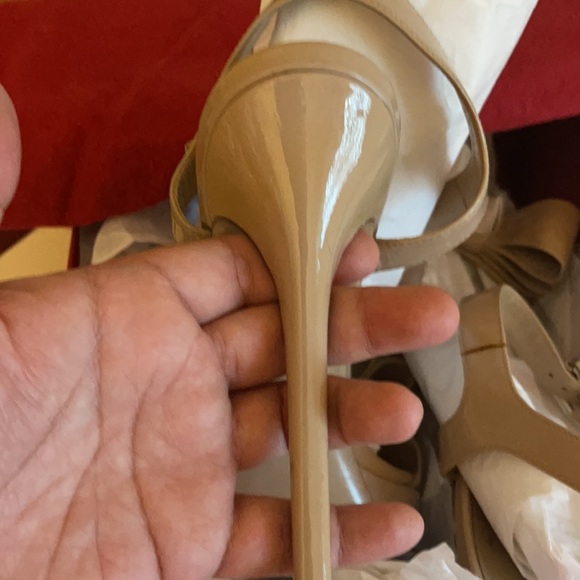 Valentino Garavani Patent Bow Shoes - Picture 7 of 7